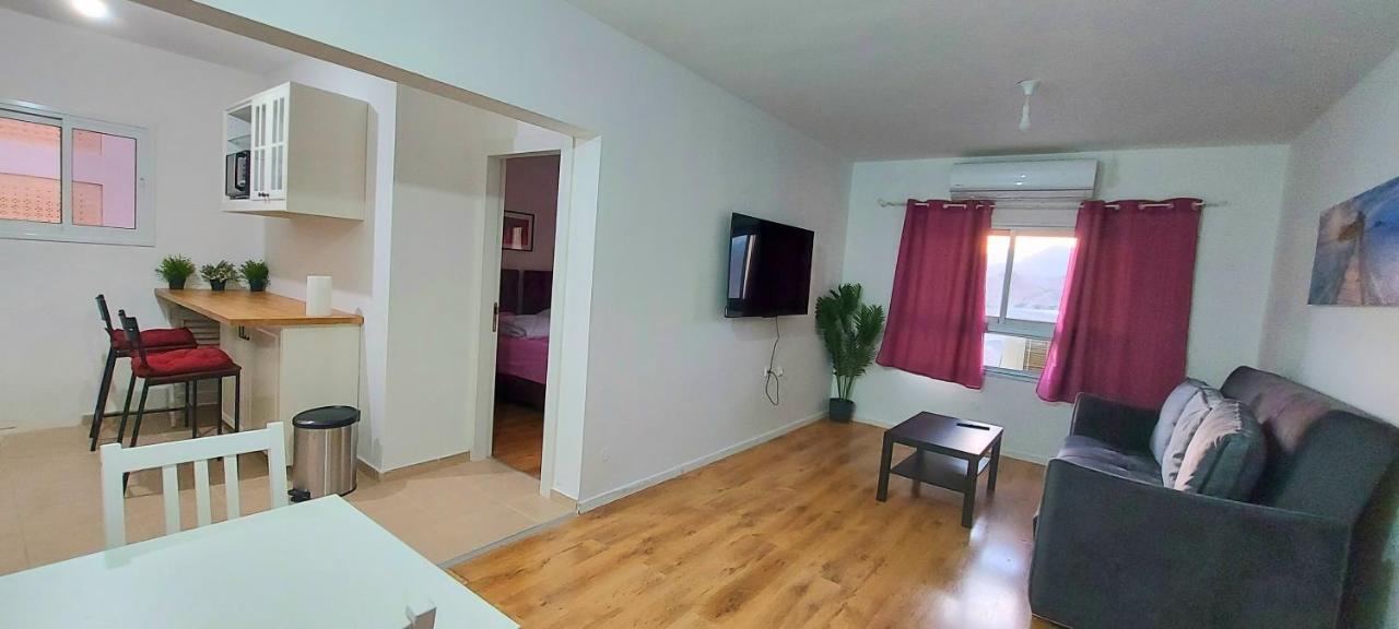 Eilat Octopus Apartment - אילת אוקטופוס -שני חדרים וסלון, בריכה בקיץ Εξωτερικό φωτογραφία